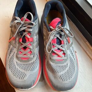 Fresh foam new balance grey and pink size 8